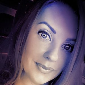 Meet your Posher, Sarah laree